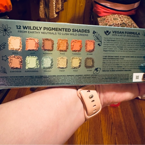 TRADED 💖 Urban Decay Wild Greens Eyeshadow Palette - Picture 7 of 10